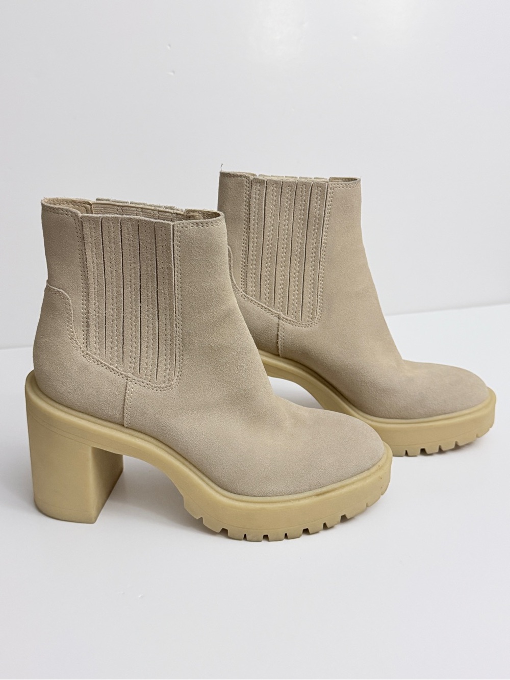 Dolce Vita Beige Suede Chunky Lug Sole Chelsea Ankle Boots 6